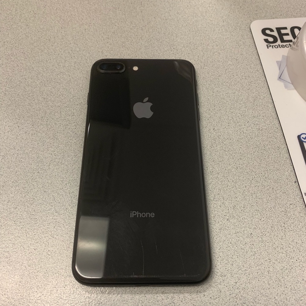 iPhone 8 Plus - Picture 2 of 2
